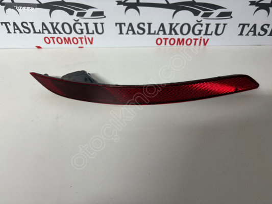 SKODA KAROQ ARKA TAMPON SAĞ REFLEKTÖR
