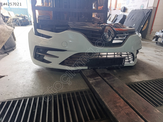 Megane 4 ön tampon 2020-2025