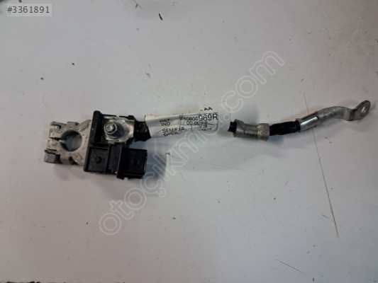 RENAULT MEGANE 4 EKSİ KUTUP BAŞI MAİS