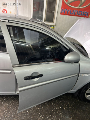 HYUNDAI ACCENT ERA SAĞ ÖN KAPI ORJİNAL GRİ