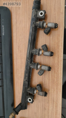 Renault Clio 1-2 enjektör kütüğü