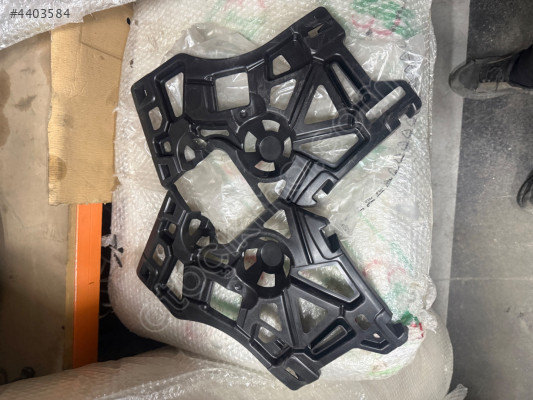 Megane 4 HB-Sedan Arka Tampon Ayağı Sol (2016-2024) 852225255R