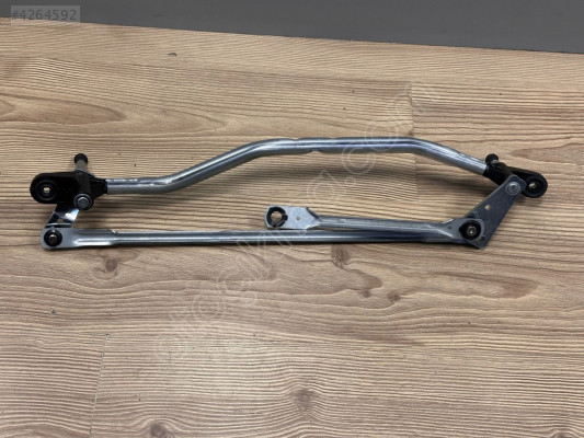 AUDI A4 B8 08-15 ÖN SİLECEK MOTORU MEKANİZMASI 8K1955023C