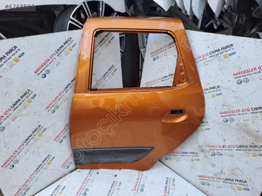 Dacia Dastır sol arka kapı (altdan hasarlı)