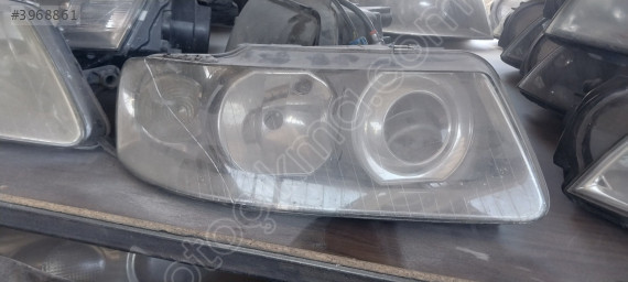 Audi A3 Sağ Ön Far