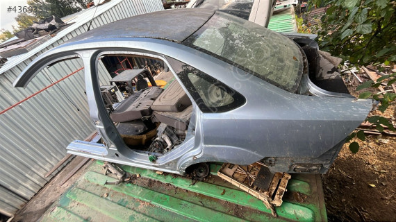 FORD FOCUS 2 TAVAN ARKA ÇEVİK OTO ÇIKMA