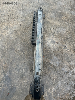 VOLKSWAGEN TOUAREG ARKA TAMPON DEMİRİ