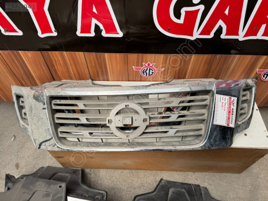 NİSSAN NAVARA ÖN PANJUR