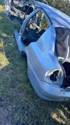 Renault Clio 2 sol arka çamurluk