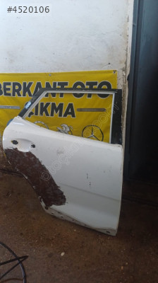 Kia stonic sağ arka kapı