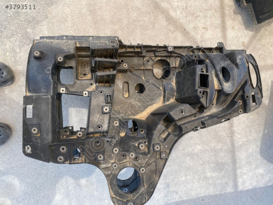 MERCEDES ACTROS SAĞ FAR BRAKETİ A9608852265