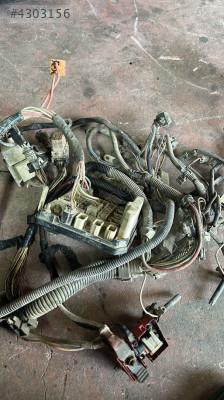 2008 RENAULT MEGANE 2 ÇIKMA ORJINAL SİGORTA TABLOLSU