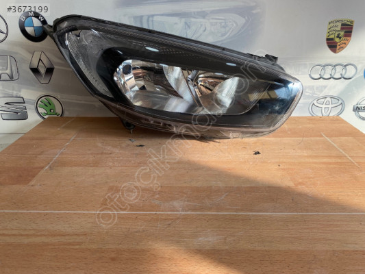 Ford Tourneo Courier Sağ Ön Far - Siyah Çıkma Parça