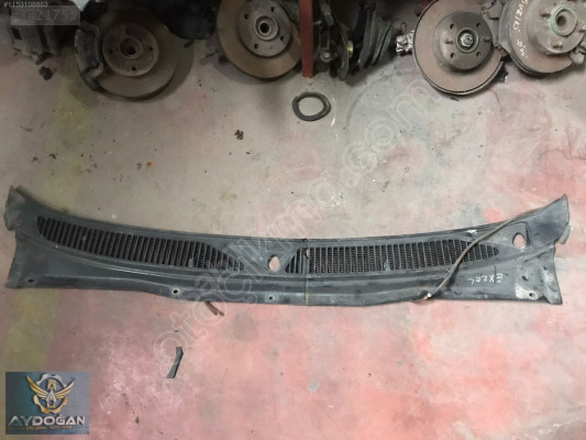 OTO CEM'DEN ÇIKMA HYUNDAİ EXCEL ÖN CAM ALT IZGARASI