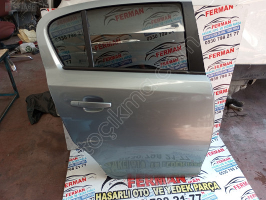 Opel Corsa D sağ arka kapı