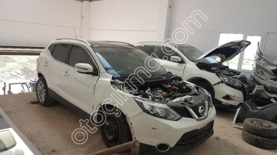Nissan Qashqai J11 Sağ Ön Çamurluk & Eklentileri - Miloto