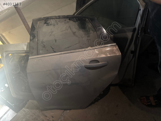 Ford Focus 3 sol arka kapı