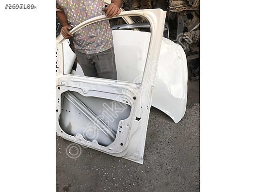 2010 Caddy sağ ön kapı