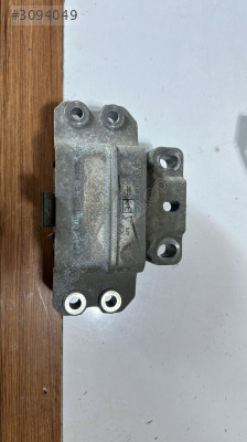 2012-2015 WV JETTA MOTOR KULAĞI ORJ ÇIKMA