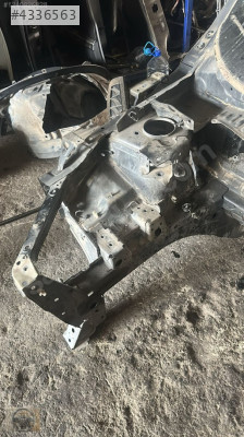 NİSSAN JUKE SAĞ ÖN ÇEYREK PODYA KILIÇ SACI BURSA MG