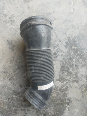 SKODA OCTAVİA HAVA FİLTRE KUTUSU BORUSU  5Q0129684C