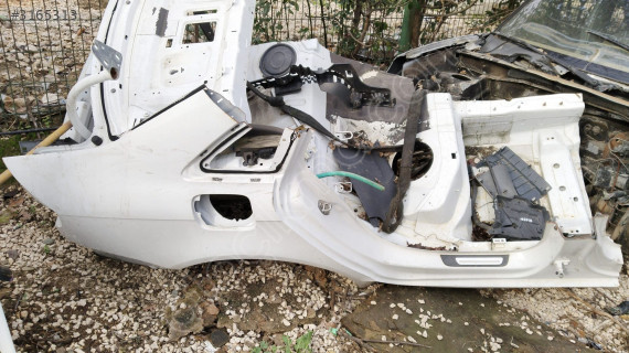 AUDİ A4 SAĞ ARKA ÇAMURLUK ÇEVİK OTO BURSA