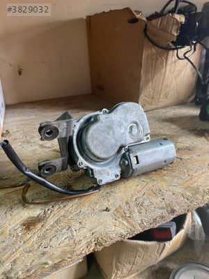 OPEL CORSA B ARKA SİLECEK MOTORU - ( 4 KAPI )