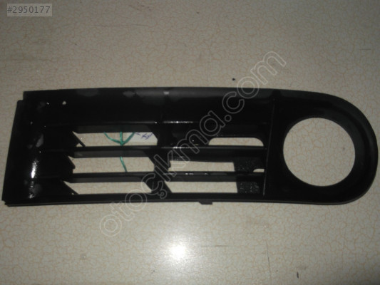 AUDİ A-3 ÇIKMA ÖN TAMPON IZGARASI