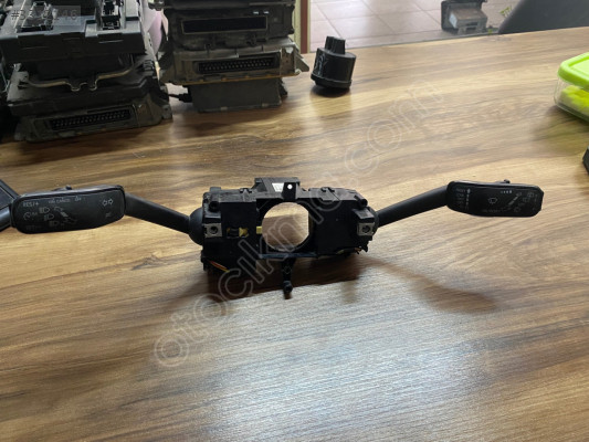 VW  AG SİNYAL KOLU 1s0953503as ÇIKMA