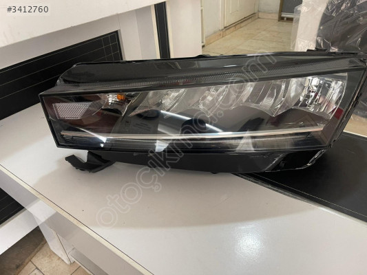 SKODA OCTAVİA SOL ÖN FAR 2022
