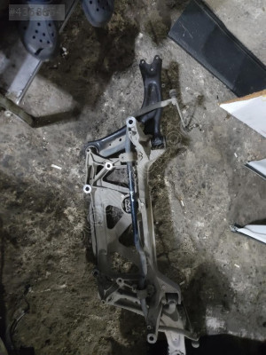 VOLKSWAGEN PASSAT B8 ÖN TRAVERS