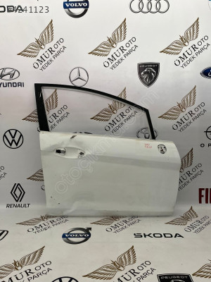 FORD FİESTA SAĞ ÖN KAPI ORİJİNAL ÇIKMA