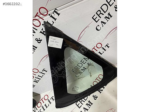 TOYOTA AURİS KELEBEK CAM