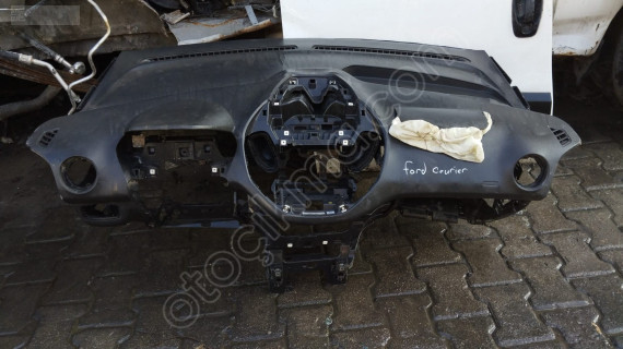 ford tourneo courier göğüslük