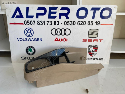 1J1863201E KREM VİTES KONSOLU GOLF 4 / BORA