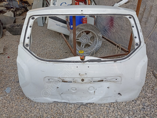 Dacia Duster bagaj kapağı