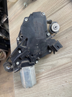 renault megan iki hb çıkma arka bagaj silecek motoru