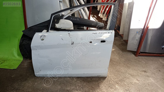 Ford Fiesta sol ön kapı