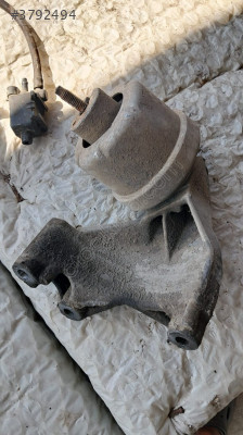 OPEL VECTRA B 2.0 MOTOR KULAĞI BRAKET.OTO ERKAN ÜNYE