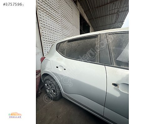 DACİA SANDERO SAĞ ARKA KAPI ''ÜNALLAR OTO YEDEK PARÇA''DA
