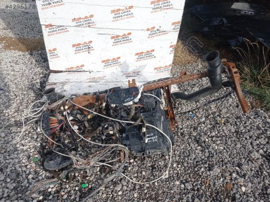 DACİA SANDERO 2 GÖĞÜS TESİSATI VE KALORİFER KAZANI ÇIKMA ORJİNAL