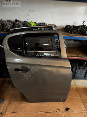 OPEL CORSA E SAĞ ARKA KAPI