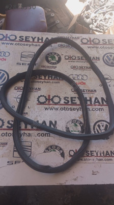 5F4867365 Seat Leon 2015 sol ön kapı lastiği
