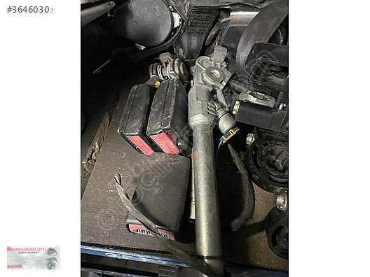 RENAULT KANGO 3 KOLTUKDAKİ KEMER TOKASI...