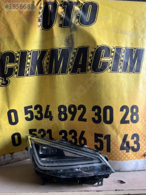 Seat Ibiza Sağ Ön Far Parçası 6F1941008F Kodlu