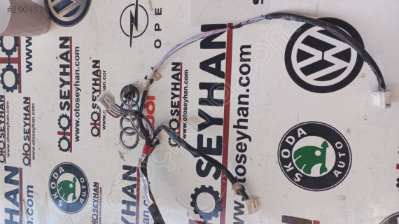 82154-0D610 Toyota Yaris 2015 sol arka kapı tesisatı