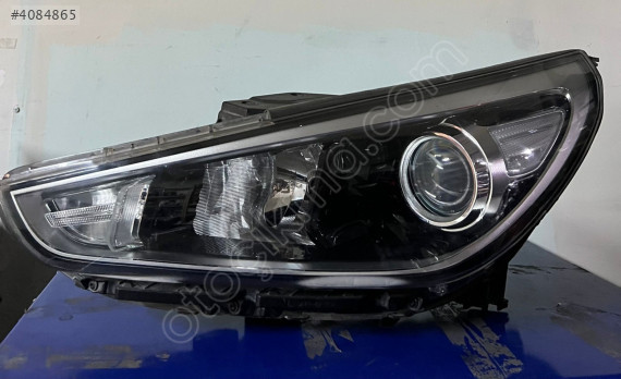 HYUNDAİ İ30 SOL FAR