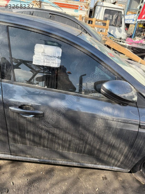 Renault Megane-4 çıkma orijinal sağ ön kapı