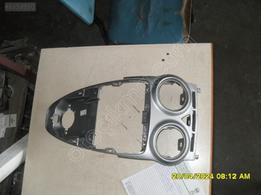OPEL CORSA D ÇIKMA GÖGÜS ORTA PANELİ