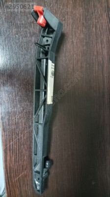 Opel Astra J Ön Tampon Sağ Bağlatı Braketi